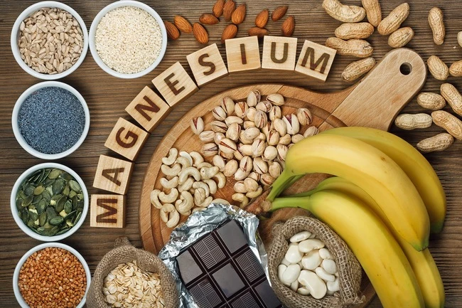 Sběr potravin bohatých na hořčík s nápisem MAGNESIUM.