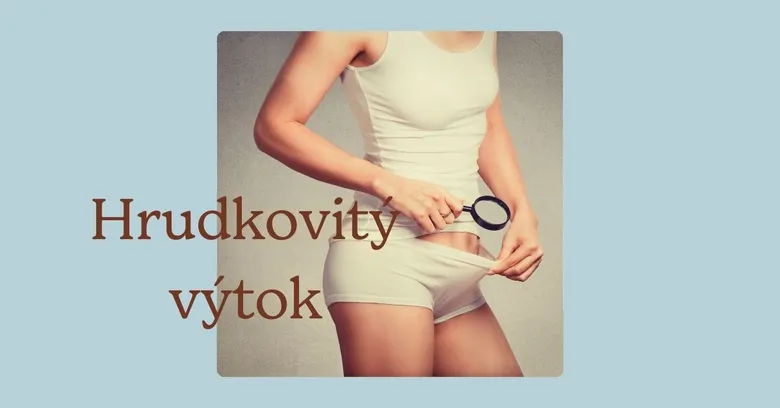 Žena zkoumá výtok z pochvy pomocí lupy.