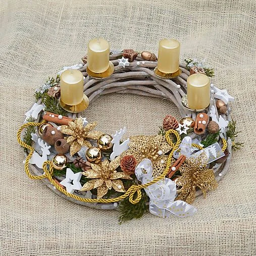 Advent wreath with candles and decorations